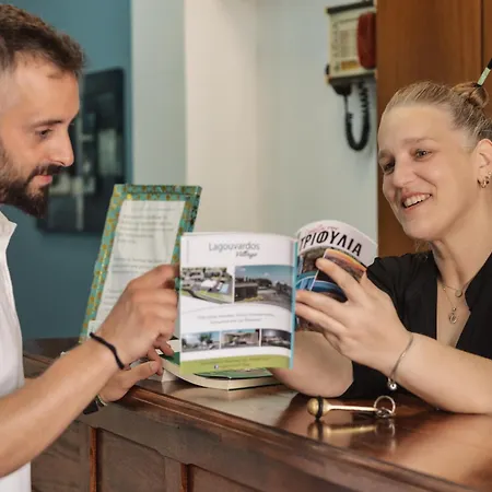 Hotel Akrogiali *