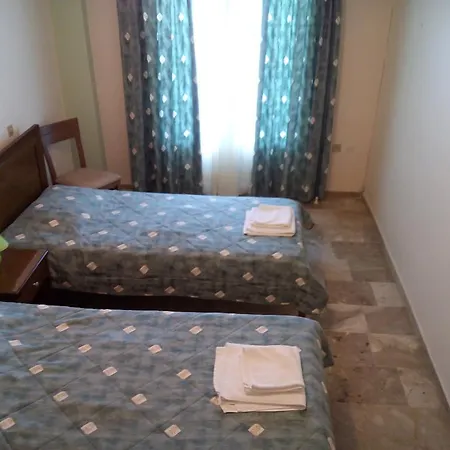 Hotel Akrogiali *